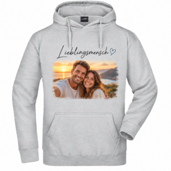 Klassischer Hoodie mit Lieblingsmensch-Motiv – Gestaltungsbeispiel